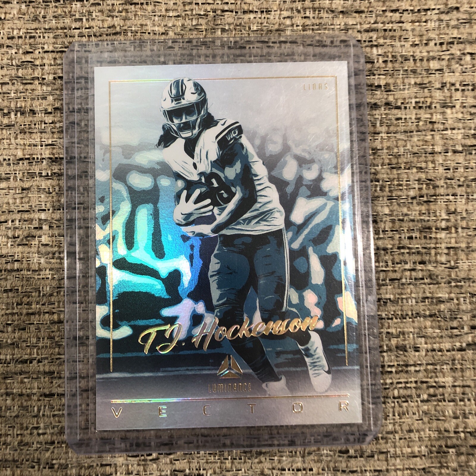 2022 Panini Luminance - Vector #VC-17 T.J. Hockenson SSP Case Hit