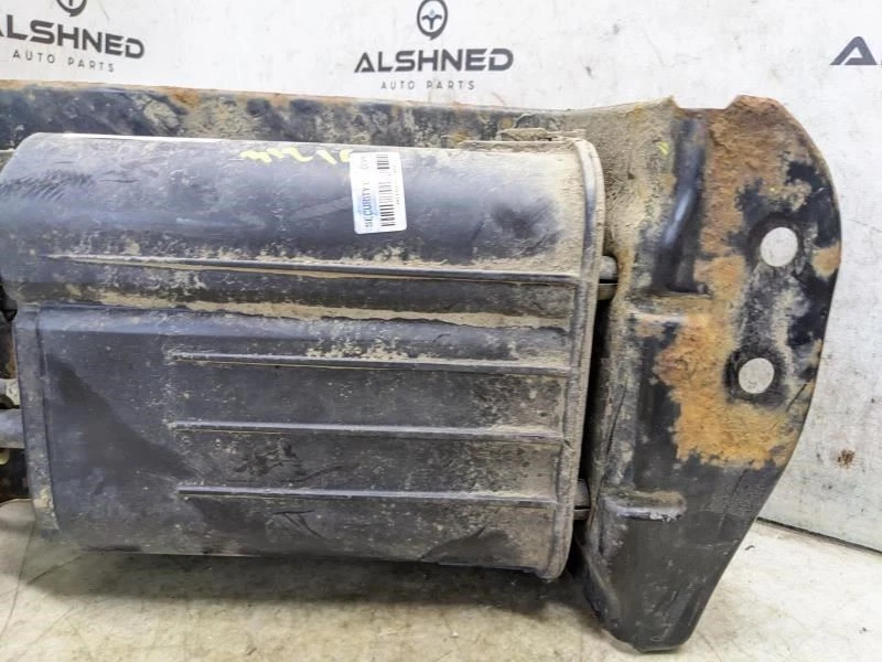 Оригинальная канистра для испарителя паров топлива Jeep Wrangler 2012-2017 годов выпуска 68072074AC - Изображение 3 из 4