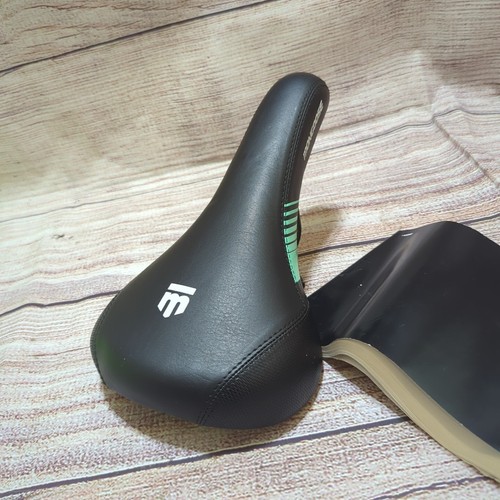 Mongoose Mountain Bike Seat Saddle Black Teal With White Logo - Picture 2 of 7