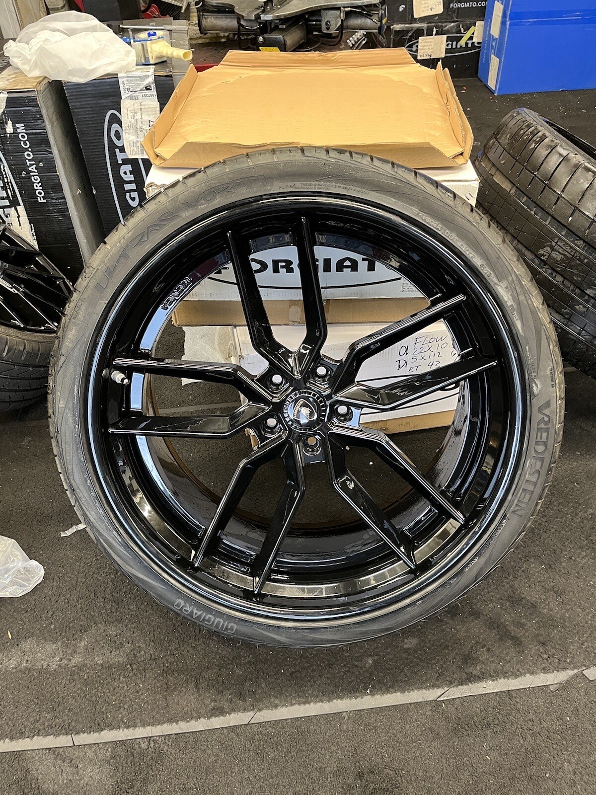 24” FORGIATO TECNICA Bolt Pattern (PCD) 5x130 BORE: 71.5 LAMBORGHINI URUS FORGIS