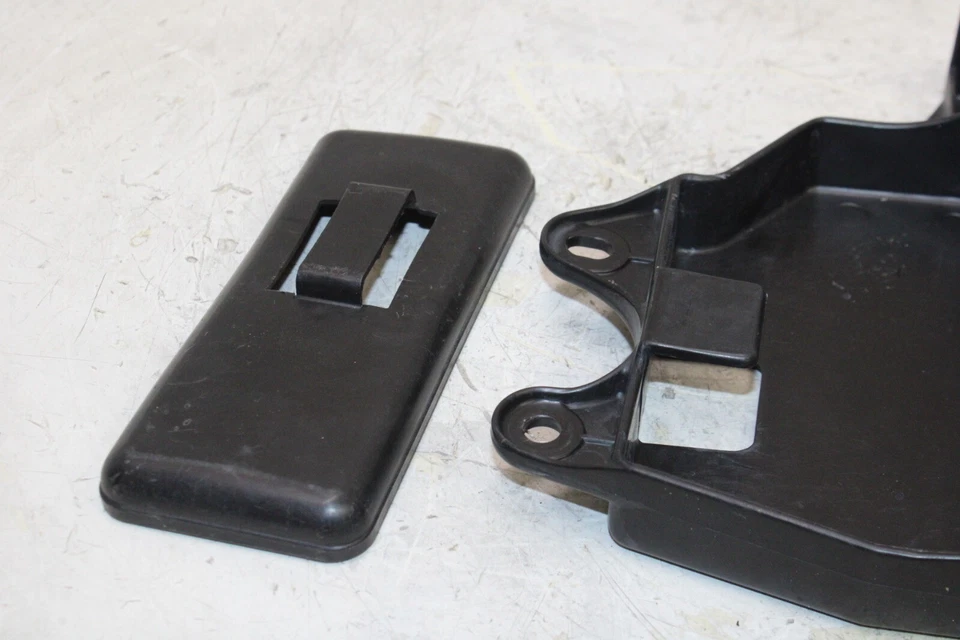 Honda CX500C 1981 OEM CAJA DE HERRAMIENTAS DE PLÁSTICO BANDEJA SOPORTE JUEGO DE CUBIERTA Foto 2 de 4