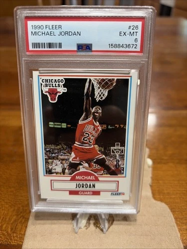 1990-91 Fleer - Michael Jordan #26 Black Line Above Biographical Information
