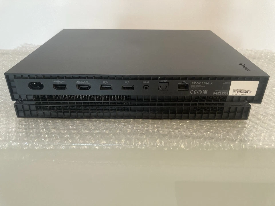 Microsoft Xbox One X -  Consola Negra 1TB Disco SSD Modelo 1787 - Imagen 4 de 4