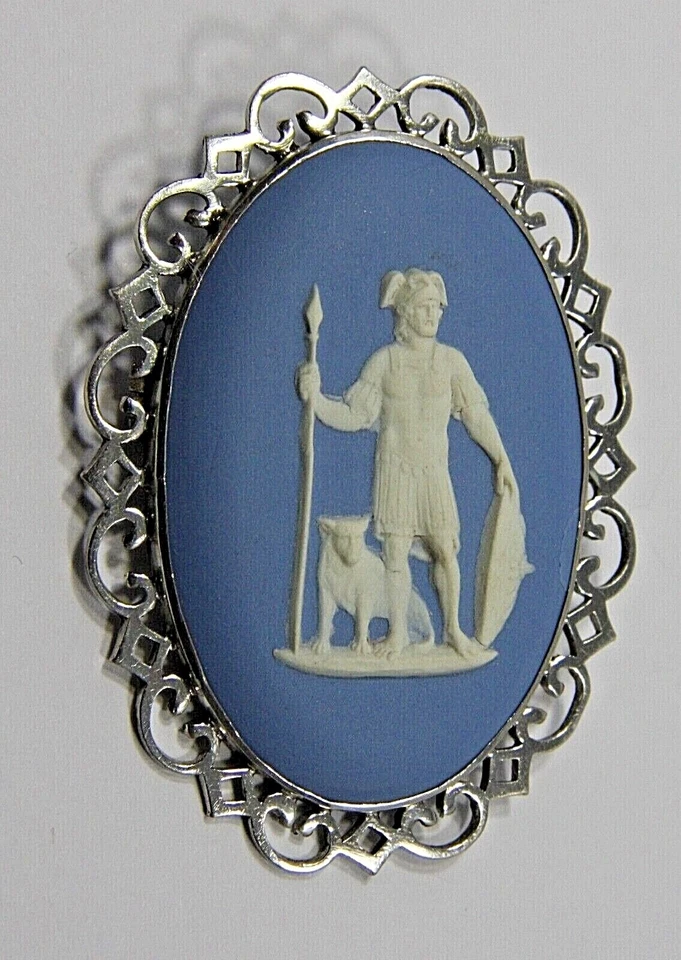 Hallmark London 1953 Queen Elizabeth Coronation year Wedgwood brooch Ares silver - Image 2 of 4