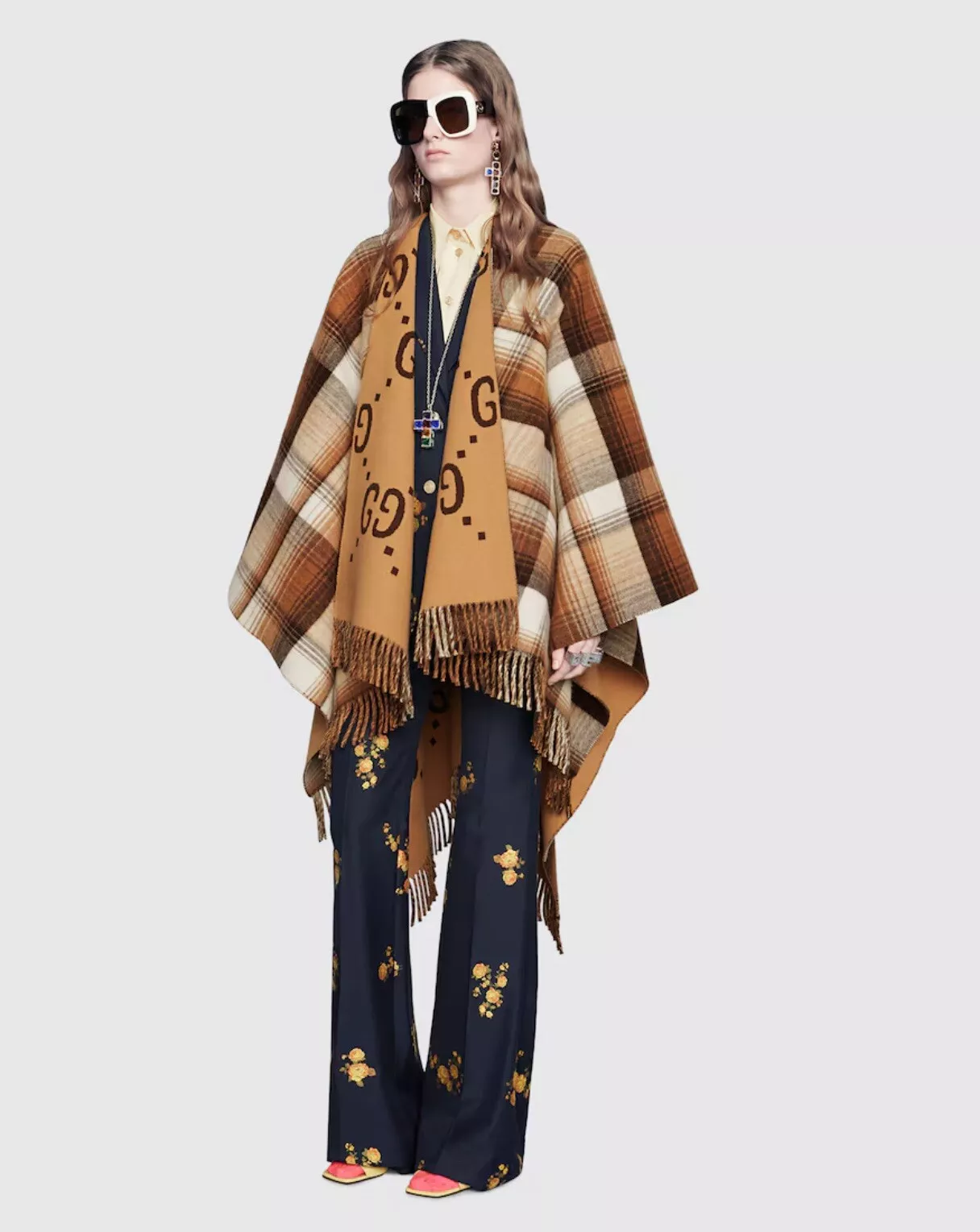 Poncho en laine Gucci !???