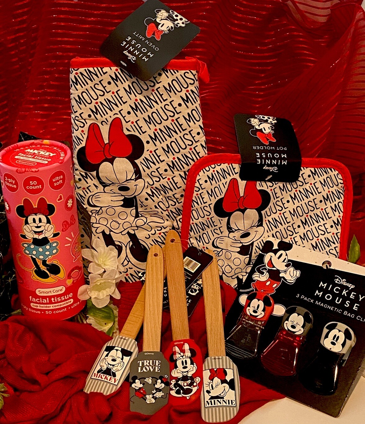 10 Pc Disney Minnie Mouse Kitchen SET Hot Pad Oven Mitt Chip