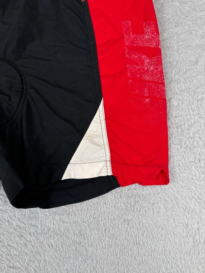 VINTAGE Pantalones Cortos de Ciclismo Nike Adulto Grande Rojo Negro Acolchado Bolsillos con Cremallera LEER Foto 2 de 4