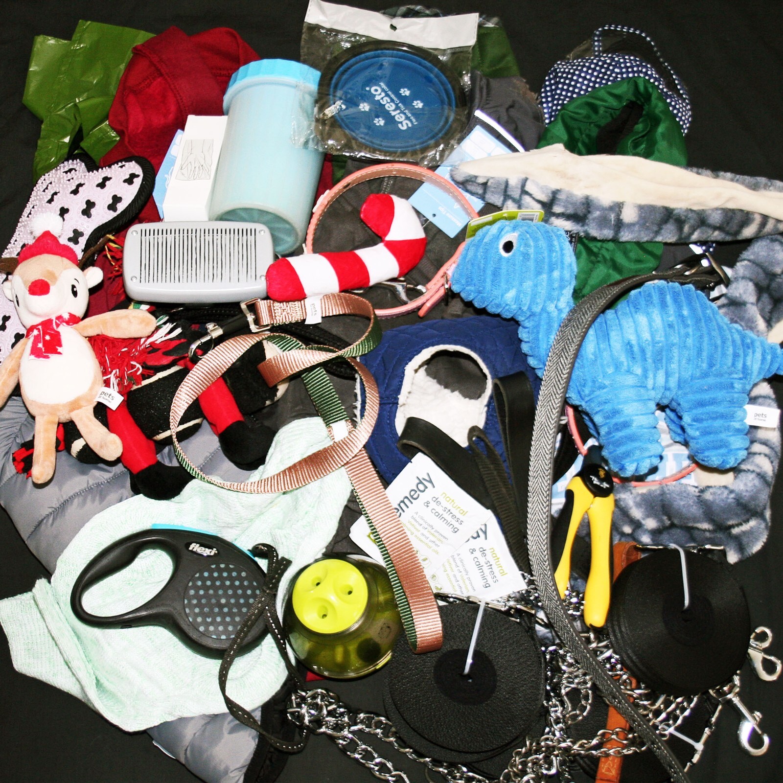 TRADE BUNDLE 45x DOG/PUPPY COATS KNITWEAR FLEXI LEAD BRUSH CLIPPERS