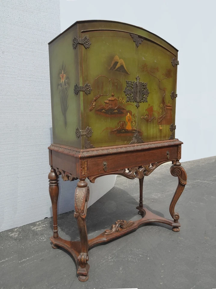 Antiguo soporte de vitrina verde Chinoiserie de Asia Oriental con patas descapotables Foto 4 de 4