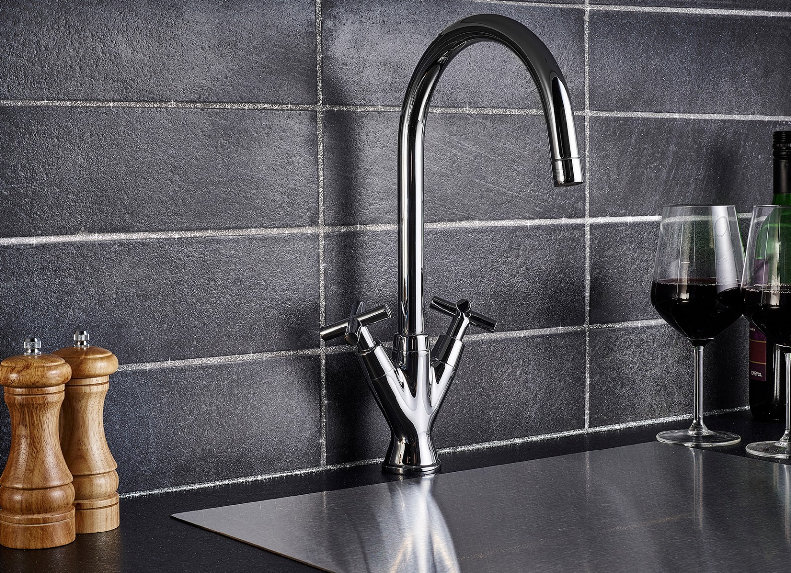 v1rtus Silver Holographic Glitter Grout Additive ANTIMOULD Tiles