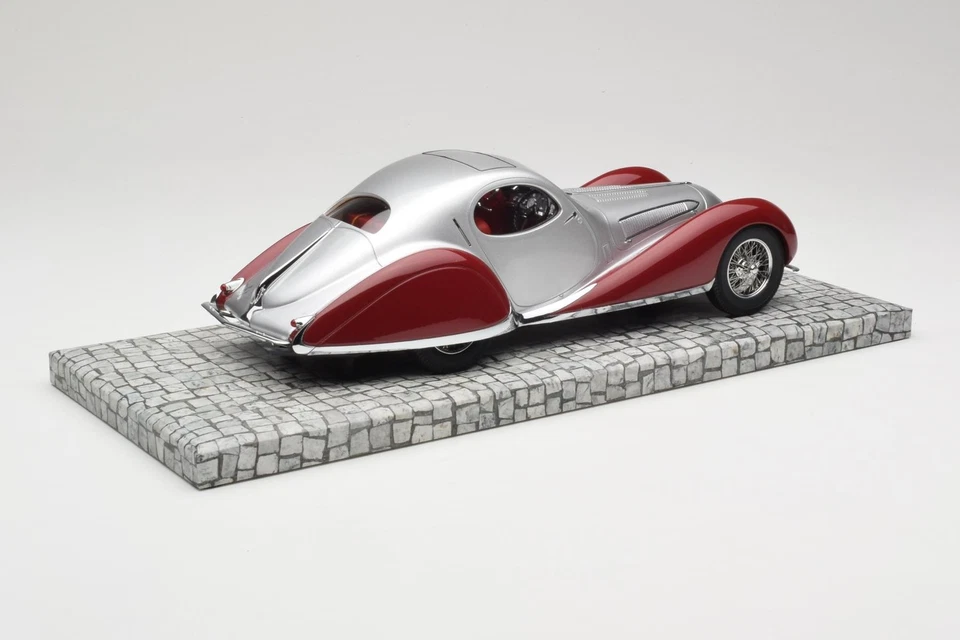 107117121 Talbot-Lago T150 C-SS Coupe Silver Red Minichamps 1/18 - Immagine 2 di 4
