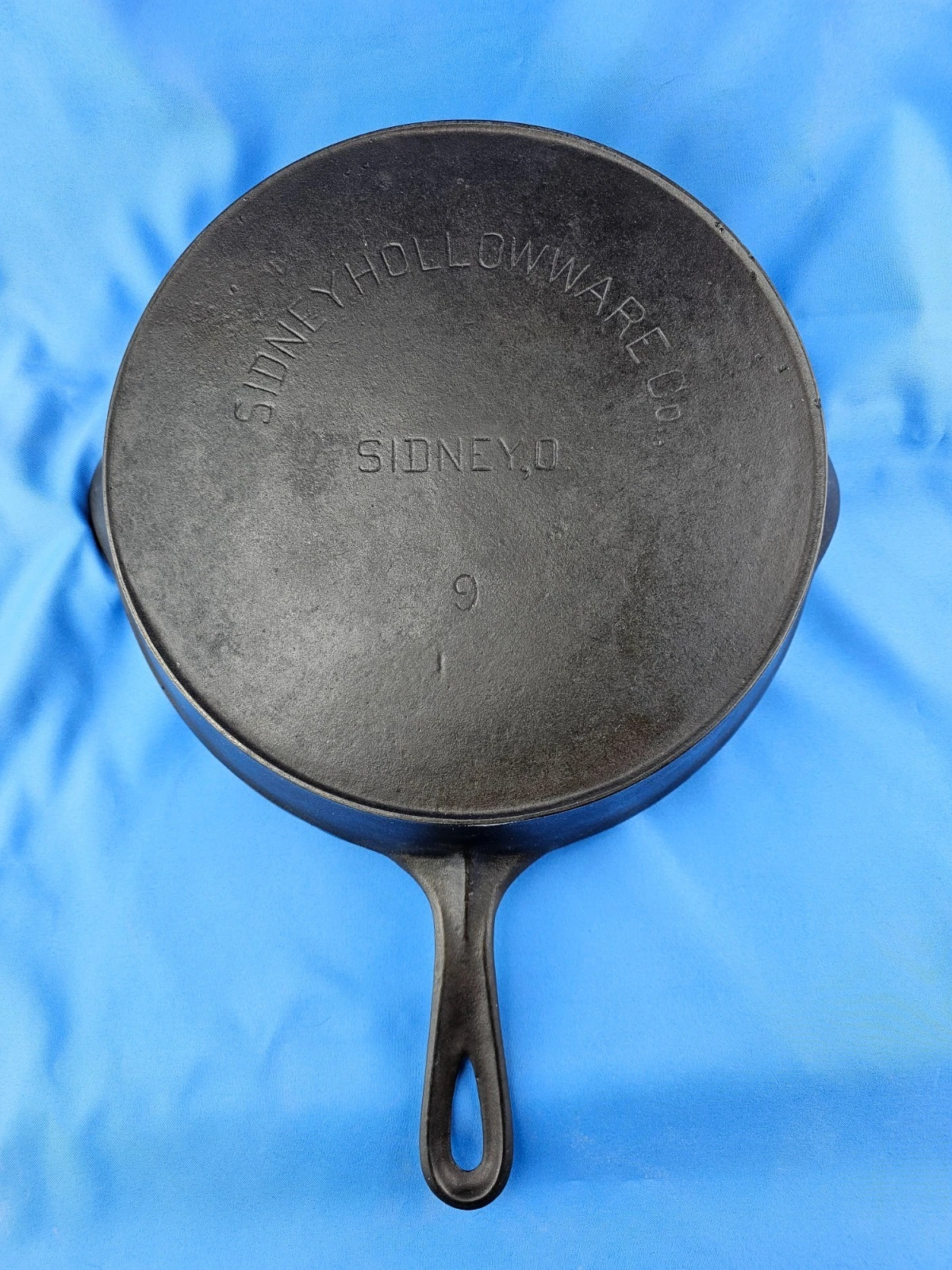 Sidney Hollow Ware Co. Sidney O Vintage Cast Iron Skillet circa 1887-1898
Opens in a new window o