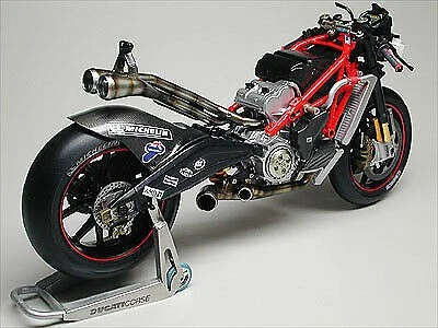 Kit Tamiya 1/12 Ducati Desmosedici e forcella anteriore Full Detail Upset... - Immagine 4 di 4