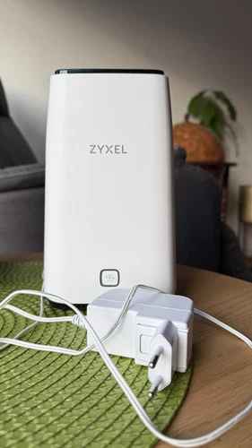 Zyxel NR5103E 5G Indroor SIM Router