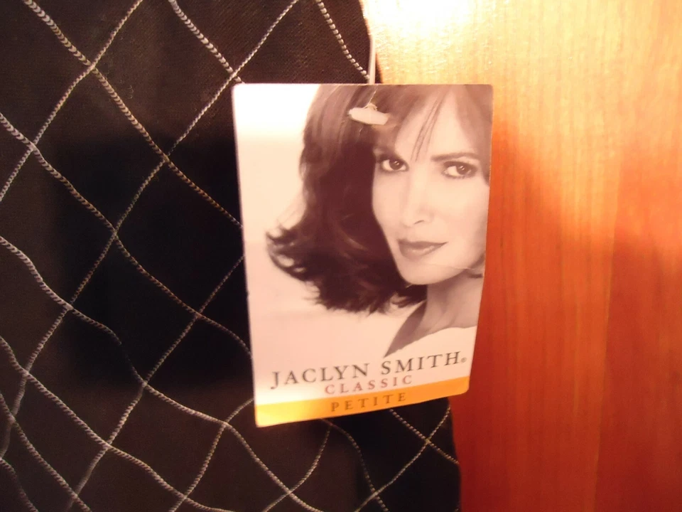 " NWT " Jaclyn Smith Classic Size P/8 Petite Black & White Skirt " BEAUTIFUL " - Image 4 of 4