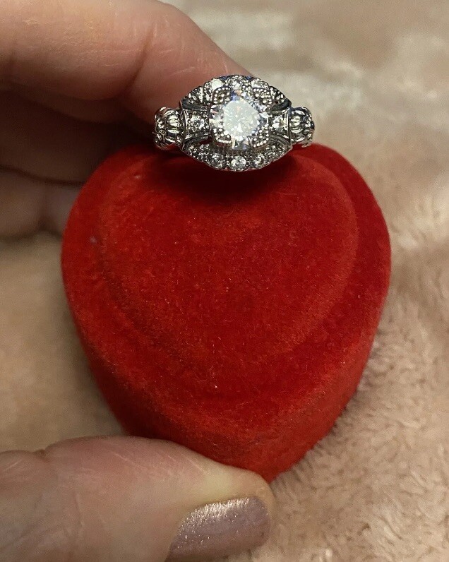 Womens NWB Swarovski Ring Sterling Silver 925 Antique Design 2 Ct Size