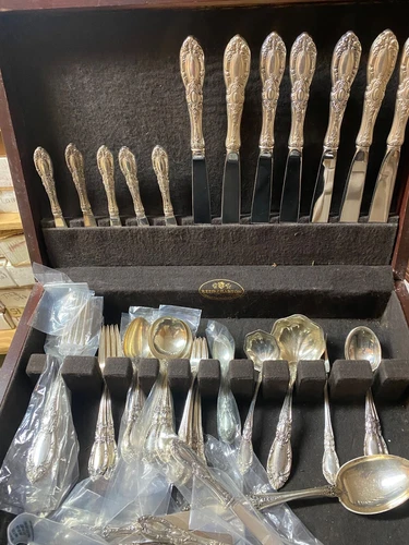 TOWLE KING RICHARD STERLING FLATWARE SET FOR 7 with 8 pcs. TRUE DINNER SIZE SET