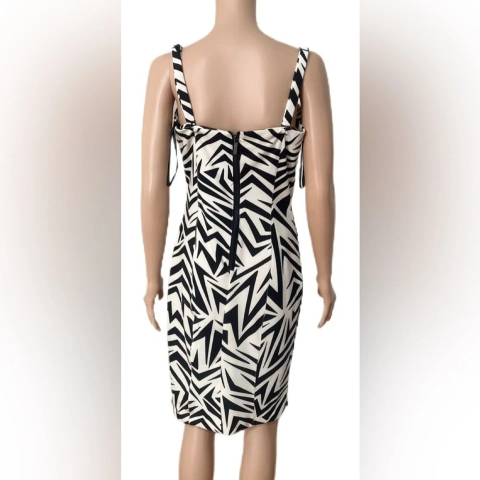 Vestido Colección Kardashian L Blanco y Negro Zig Zag Bodycon Estilo Bustier WB Foto 3 de 4
