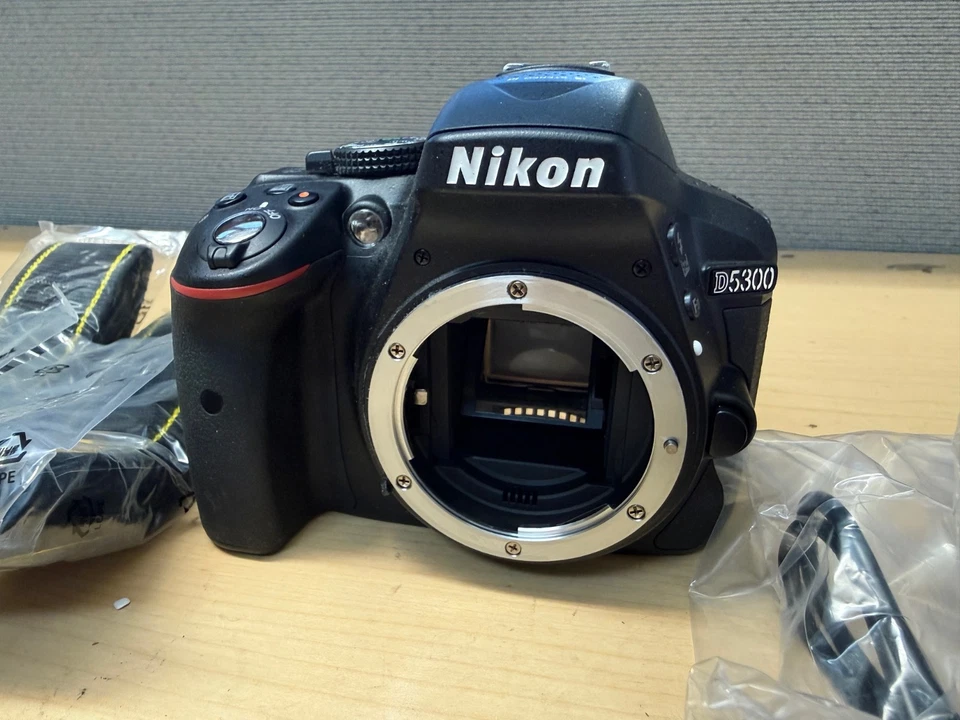 Nikon D5300 24.2MP Digital SLR Camera Black Untested - Image 2 of 4
