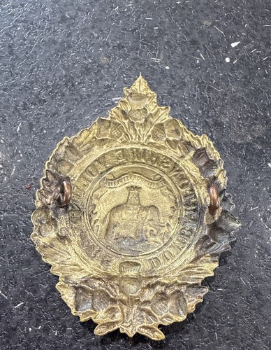 Dumbartonshire Volunteers Cap Badge - Picture 3 of 4