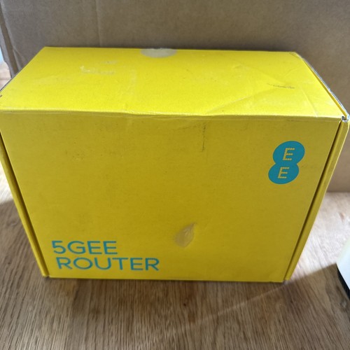EE 5GEE 5G WiFi Smart Hub Mobile Broadband Router 2.4GHz 5GHz - Photo 6/7