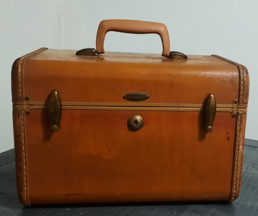Vintage Samsonite Schwayder #4612 Brown Faux Leather Makeup Train Hard Case USA