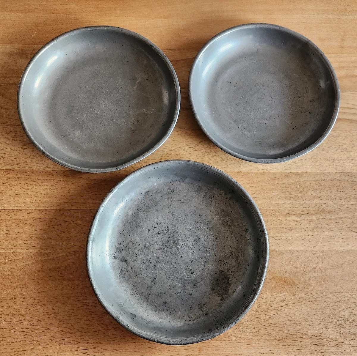 3 Zinn Deko Teller mit Punze Durchm. 20 cm Handarbeit Vintage