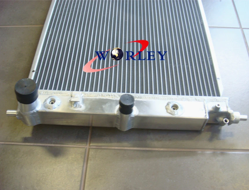 Radiador y manguera de aluminio turbo rojo para Ford Falcon BA BF V8 Fairmont XR8 y XR6 Foto 4 de 4