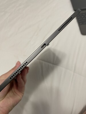 iPad Air 4 wifi 64GB カバー付き 電源アダプタなし iPad Air 4 wifi 64GB カバー付き 電源アダプタなし
