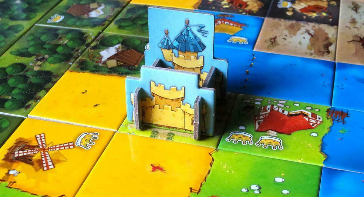 Купить игру kingdom. Игра Kingdomino. Настольная игра "лоскутное королевство: век великанов (Kingdomino age of giants)". Лоскутное королевство тайлы. Игра лоскутное королевство.