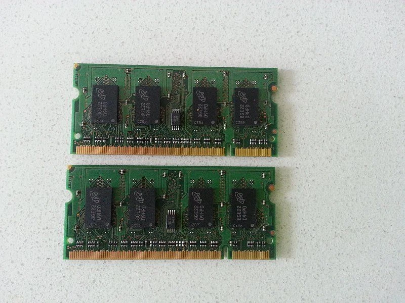 Micron 2x1GB 2Rx16 Memory RAM PC2-6400S-666 - Image 2 of 3