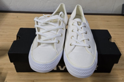  Converse Women's Size 11 560634C Chuck Taylor All Star Cream Canvas Sneakers