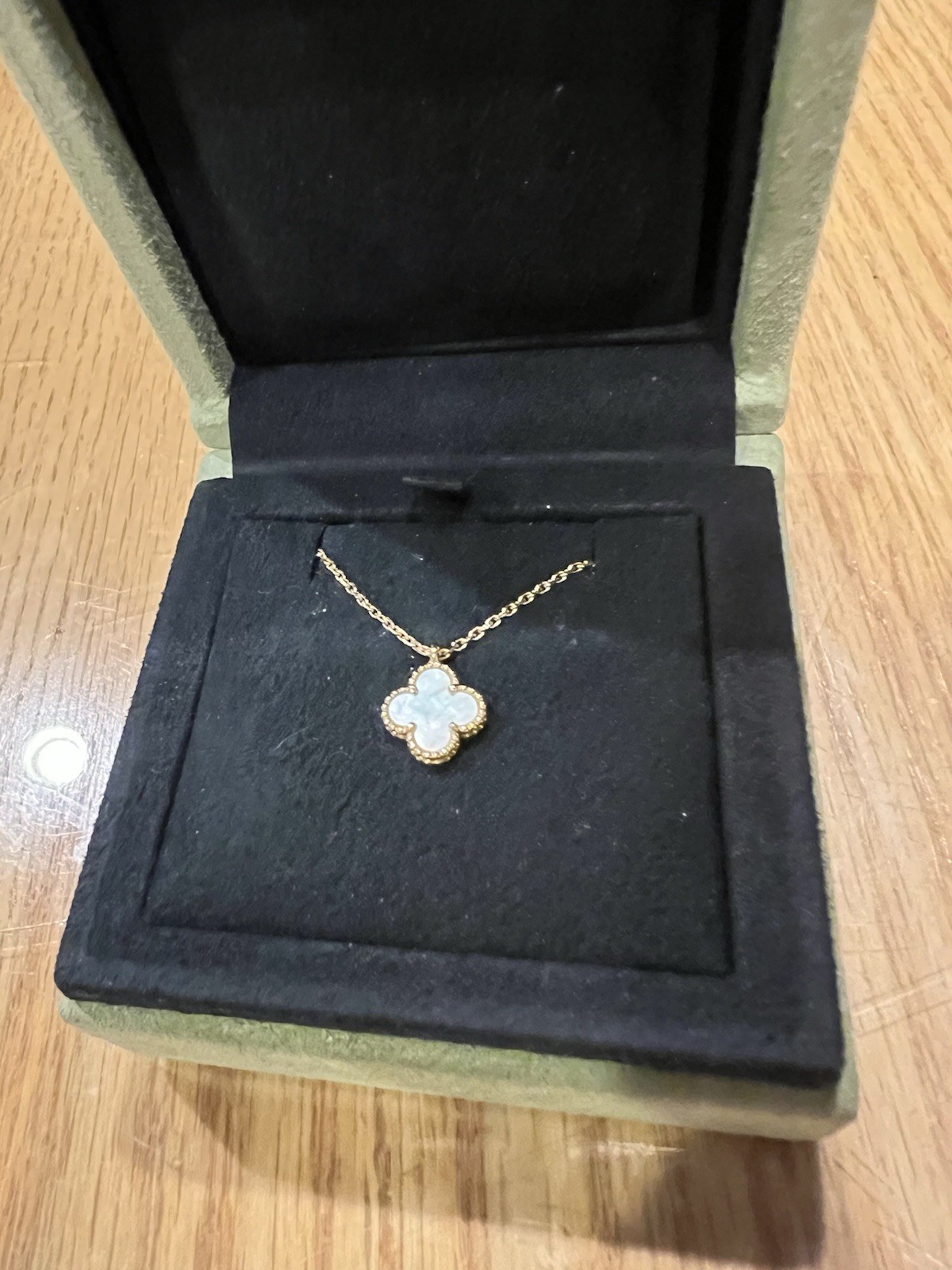 Van Cleef & Arpels  Authentic Sweet Alhambra 18k … - image 2