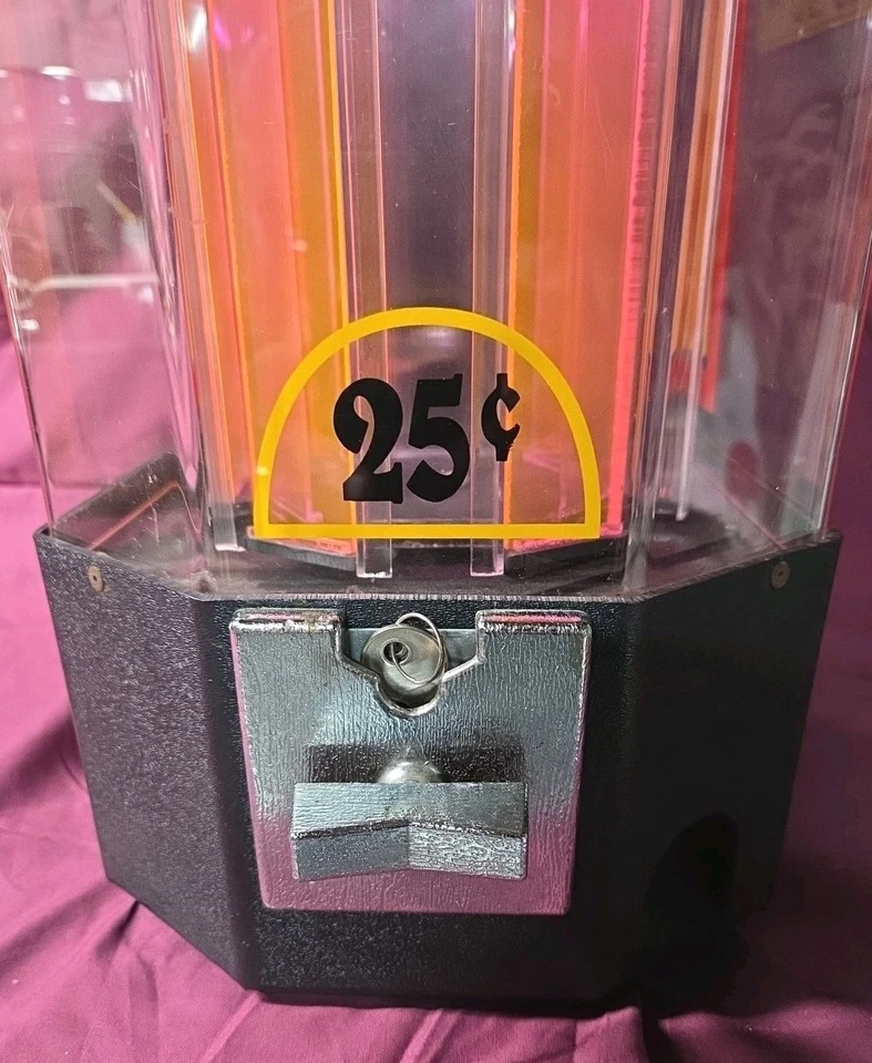 VINTAGE Hershey's Nuggets/ Reeses PB Cups 25 Cent Vending Machine With Key Works - Image 2 of 4