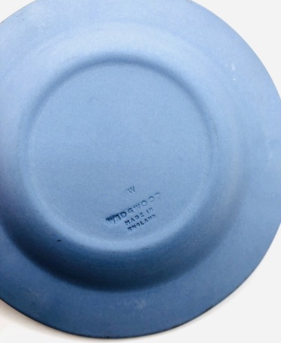 Wedgwood Blue Chariot Jasperware Round Ashtray 4 1/4 Inch Trinket Dish - Picture 6 of 6
