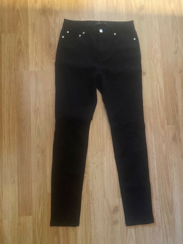 Forever 21 Contemporary Black Denim Jeans Size 26 28” Inseam 