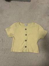Gelbes Oberteil 