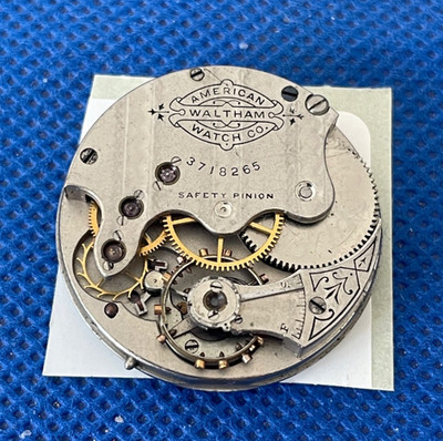 WALTHAM AMERICAN WATCH Uhrwerk Ersatzteile & weißes Zifferblatt (1/17580)