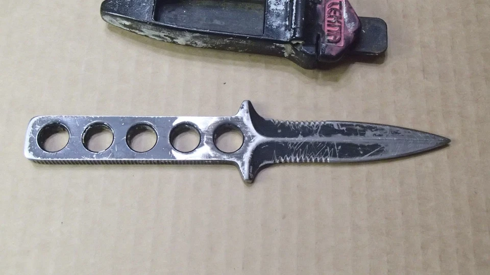 Cuchillo de buceo TEKNA Ocean Edge vintage y funda ABS original Foto 4 de 4