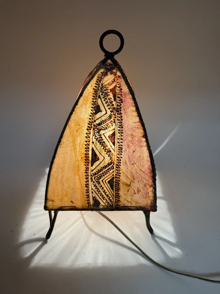 Lámpara de mesa/henna marroquí de piel de cabra/henna hecha a mano de colección hierro forjado multicolor Foto 4 de 4