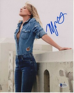 MEREDITH HAGNER SIGNED PHOTO 8X10 AUTOGRAPH SEXY SEARCH PARTY BAS PSA