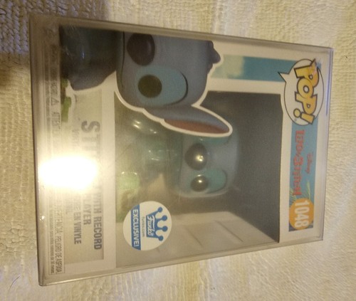 Funko Pop! Stitch with Record Player #1048 Funko Shop Exclusive +free protector