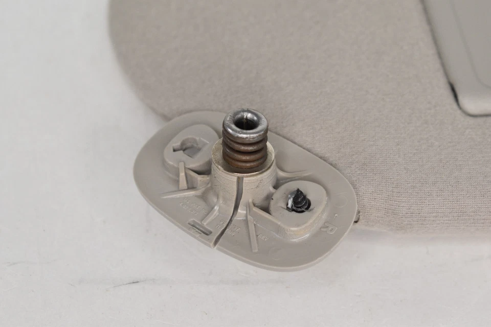 Dodge Intrepid 2000-2004 pasajero derecho parasol parasol montaje agrietado Foto 4 de 4