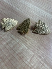 vintage gold toned Arrowhead Concho Aged Copper Screw Back 1.50" lot of 3