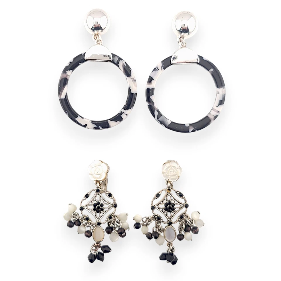 Lote de 2 pares de pendientes de araña en blanco y negro firmados por LIZ CLAIBORNE poste colgante Foto 4 de 4