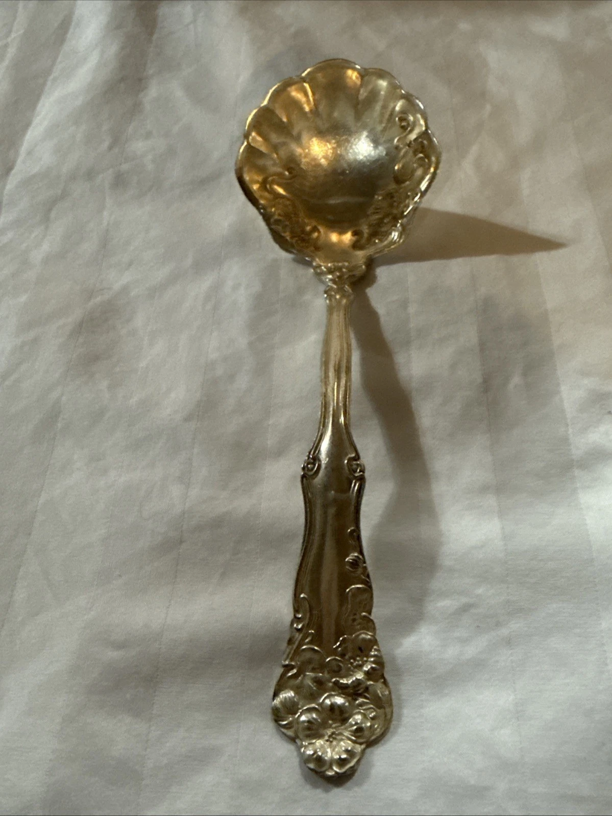 Wm Rogers “Berwick” Solid Gravy Ladle Silverplate