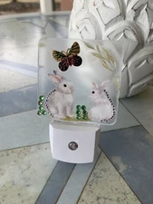 Bunnies With Butterfly Led Dusk To Dawn Night Light