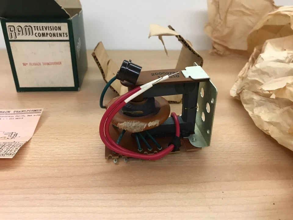 Componentes de televisión RAM 20009781 90 grados transformador Flyback - Nuevo de Lote Antiguo Foto 3 de 4