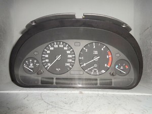 BMW E39 525 tds Racho Tachometer Kombiinstrument VDO 110008784/213 62116906122