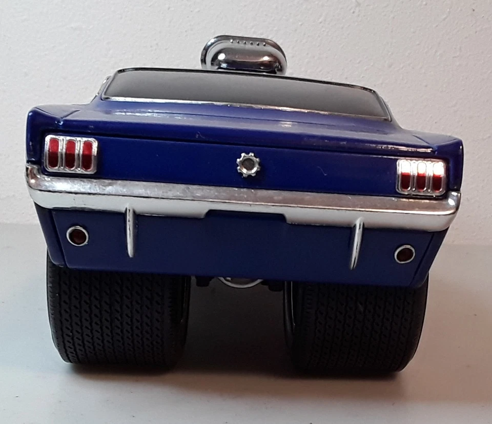 Muscle Machines , 1966 Ford Mustang , 1/18 Scale - Image 3 of 4